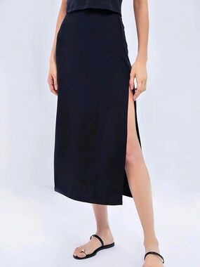 LESET NWT $260 Black Rio Side Slit Skirt